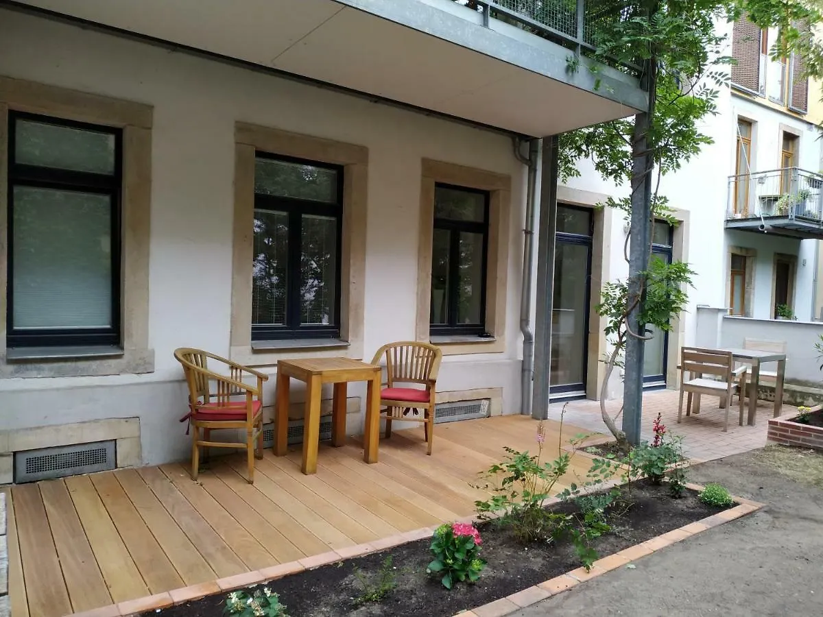 Neustadt - Paradies Dresden 0*,